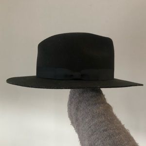 Lack of Color hat velvet